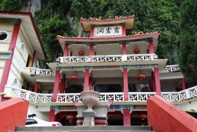 Orang Utan Island and Perak Tong Cave Temple Day Tour from Kuala Lumpur
