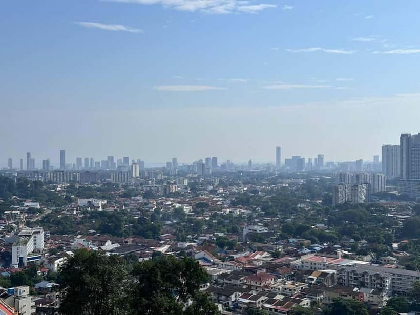 Penang: Fascinating 5-Hour Private Local Tour - George Town: use the car to connect the pieces