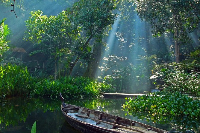 Penang Half Day City Tour Including Tropical Spice Garden - Kapitan Keling Mosque and mixed architectural styles