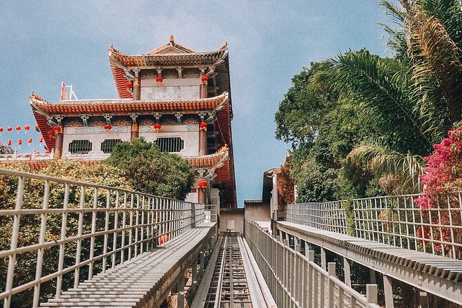 Penang Hill and the Kek Lok Si Temple - Riding the chairlift to the Bronze Statue