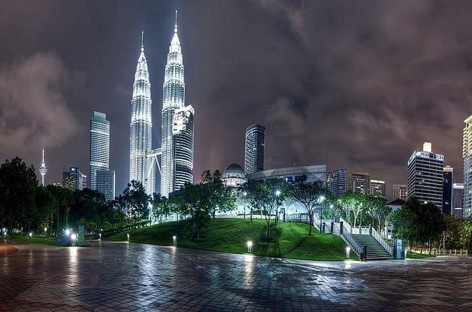 Petronas Twin Tower E-Ticket Including The Skybridge - The upper viewing floors and Kuala Lumpur from above