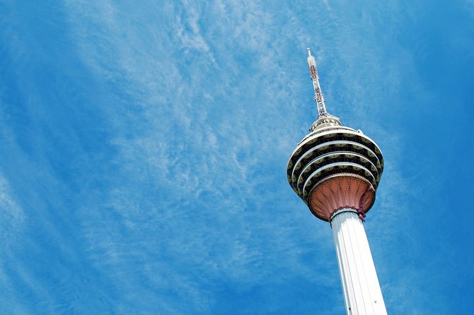 Petronas Twin Tower Tickets & Top Ten Wonder of Kuala Lumpur Tour - Going up the Petronas Twin Towers
