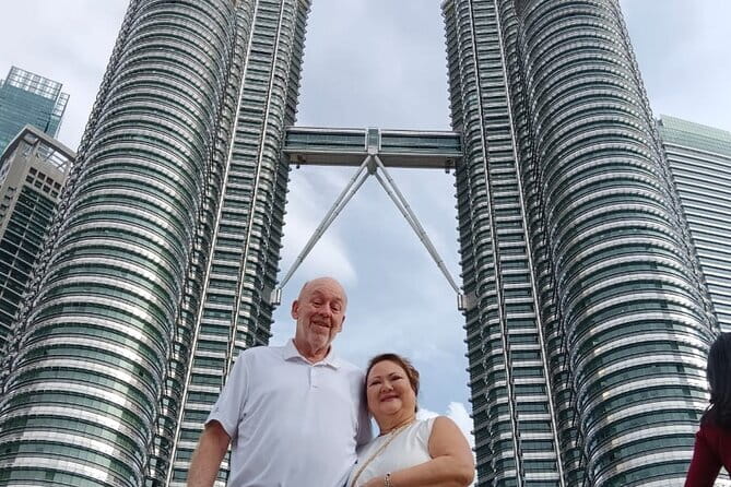 Petronas Twin Towers Special Entrance & Dining With Expert Guide - Who should book this Petronas experience?