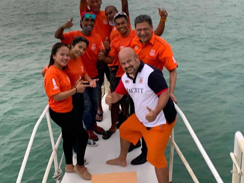 Port Dickson: Breathtaking Dickson Dragon Sunset Cruise - The first 15 minutes: safety, snacks, and local music