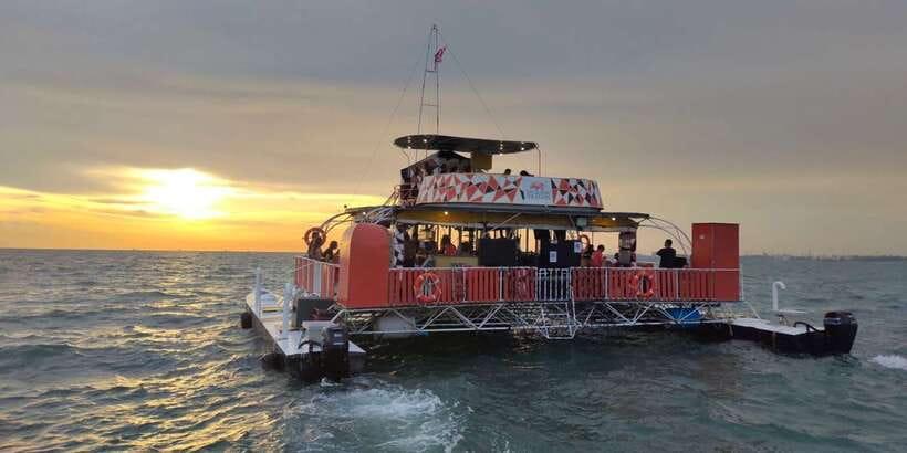 Port Dickson: Dragon Sunset Cruise with Salt Water Jacuzzi - 7:00 pm: Turning back for the sunset