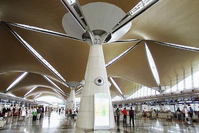 Premium Airport Transfer Kuala Lumpur - What the one-hour ride is really like