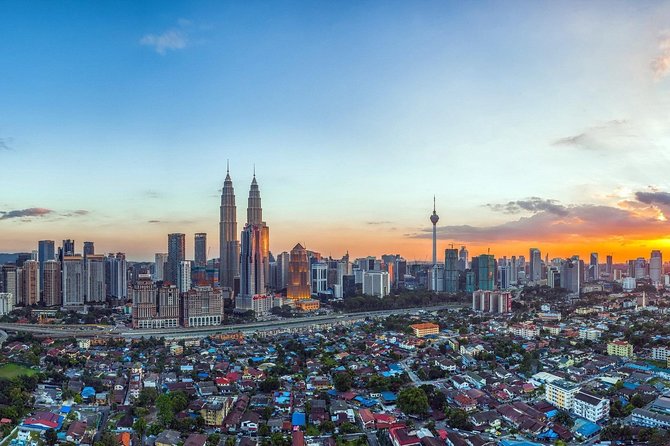 Private Full Day Kuala Lumpur City Tour with the Batu Caves - Petronas Towers: a quick start with a clear limit
