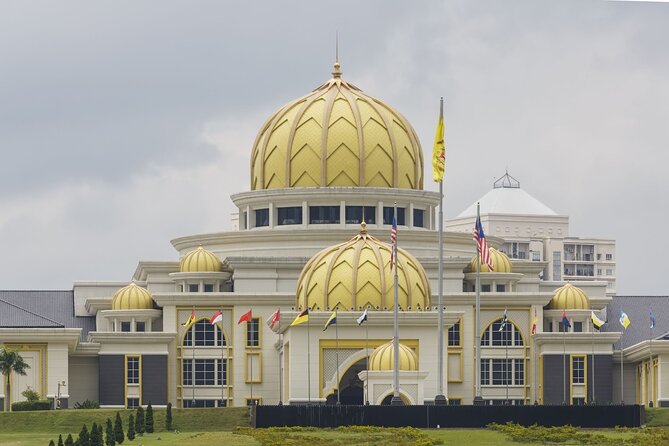 Private FullDay Tour includes Petronas Twin Towers & Batu Caves - Why Batu Caves gives this Kuala Lumpur tour its character