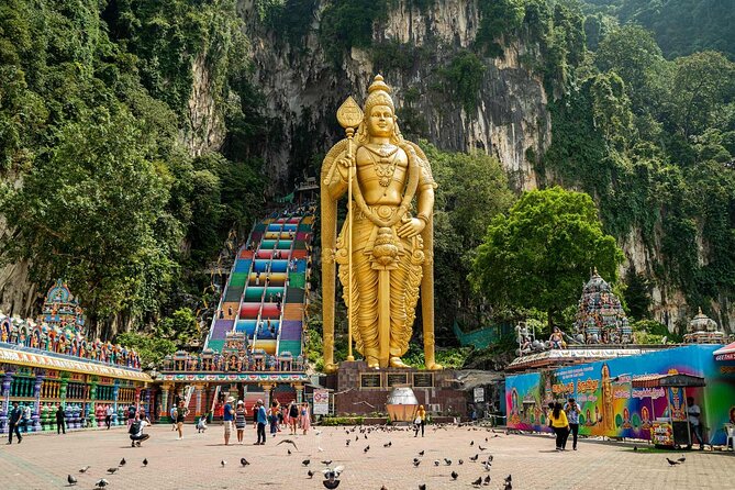 Private FullDay Tour includes Petronas Twin Towers & Batu Caves - Going up the Petronas Twin Towers