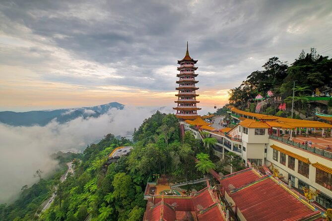 Private Genting Highlands & Batu Caves Trip with Cable Car Ticket - Riding the Awana SkyWay to the summit