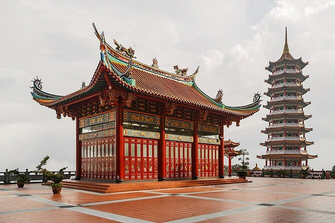Private Genting Highlands & Batu Caves Trip with Cable Car Ticket - What the private car adds to the day