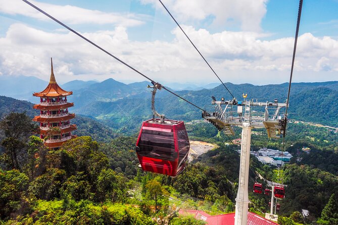 Private Genting Highlands & Batu Caves Trip with Cable Car Ticket - Climbing the 272 steps at Batu Caves