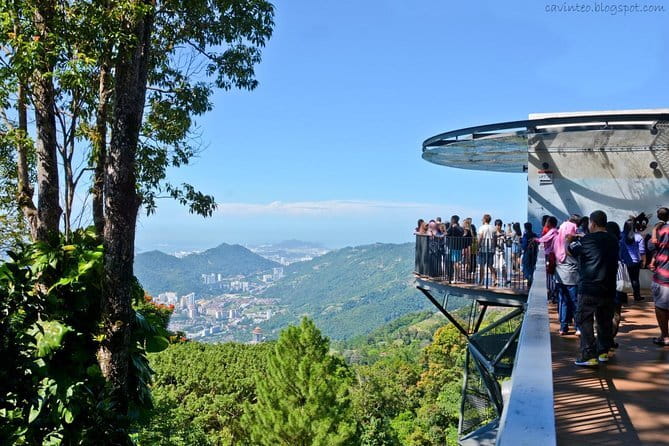 Private Half-Day Penang Hill and Kek Lok Si Temple Tour - What the private guide adds