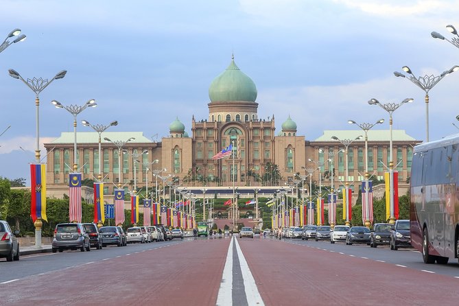 Private Half-Day Putrajaya Tour with Lake Cruise from Kuala Lumpur - Taman Warisan Agricultural Heritage Park