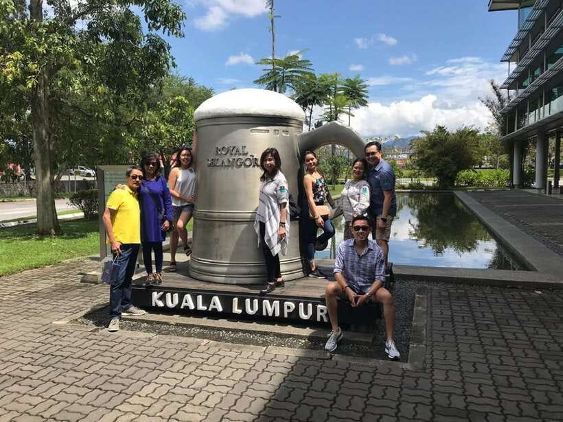 Private KL City Tour with Petronas Twin Towers & Batu Caves - Chinatown, Central Market, and Kuala Lumpur’s everyday side