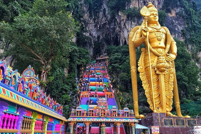 Private Kuala Lumpur City Tour : Petronas Twin Tower & Batu Caves - Thean Hou Temple closes the cultural circuit