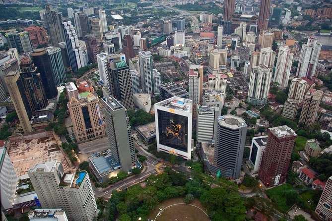 Private Kuala Lumpur Photographic Tour With Petronas Towers & Sky Box K.L Tower - National Monument and Malaysia’s wartime memory
