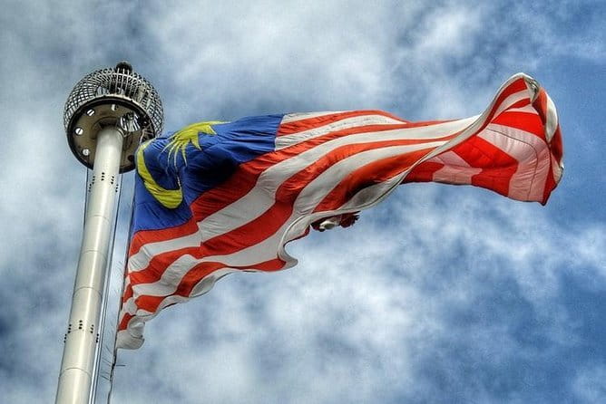 Private Night Tour : Kuala Lumpur Heritage Under The Lights - Chinatown for shopping, bargaining, and dinner