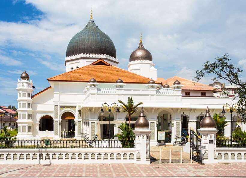 Private Penang City Tour with Kek Lok Si Temple - The White Coffee and tea tasting stop