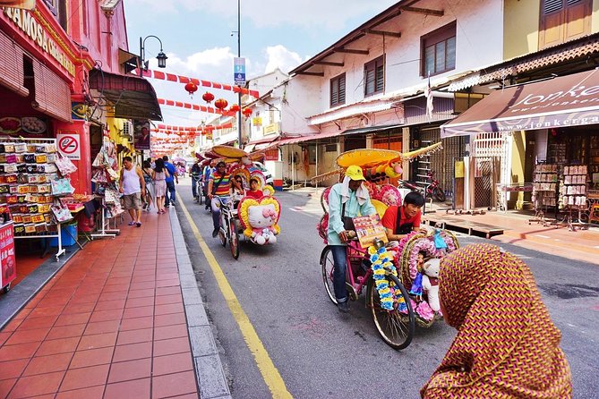 Private Tour: 2 in 1 Kuala Lumpur & Malacca Historical Day Tour - Thean Hou Temple begins the morning