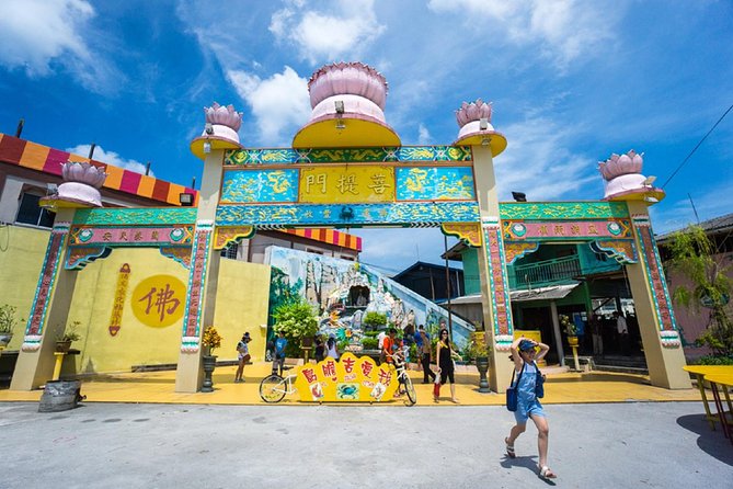 Private Tour: Crab Island Sightseeing Boat Ride and Seafood Lunch - Choosing lunch from the island seafood restaurants