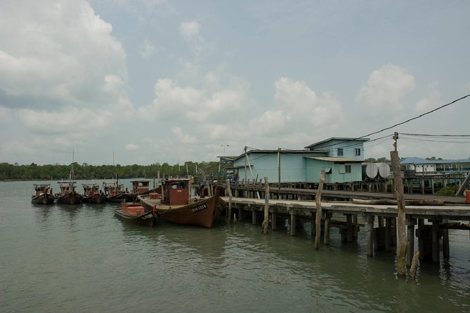 Private Tour: Crab Island Sightseeing Boat Ride and Seafood Lunch - Returning to the mainland and changing the mood