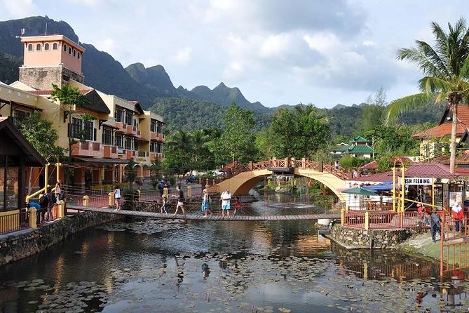 Private Tour in Langkawi with SkyBridge and Langkawi Cable Car - Walking Out onto Langkawi Sky Bridge