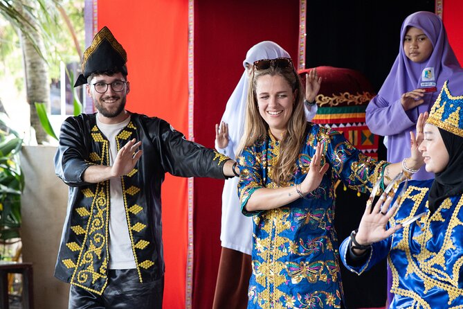 Private Tour Kampung Gipsi Sabah Cultural Village Kota Kinabalu - Package 1: costume, dance, and local food