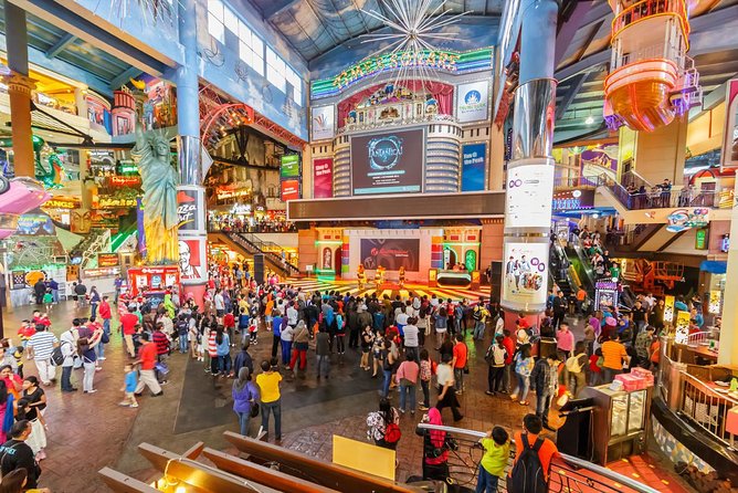 Private Tour with Local Host : Genting Highlands Day Tour enroute Batu Caves - Air-conditioned transport and the private-tour advantage
