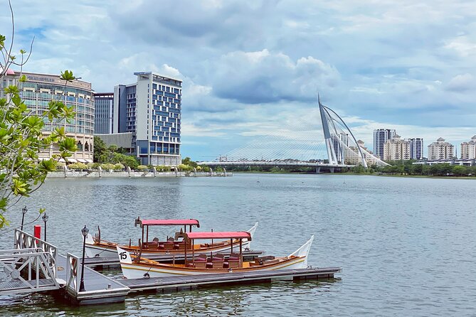 Putrajaya Half Day Tour with Pink Mosque & River Cruise(SIC) - Perdana Putra and Putra Bridge