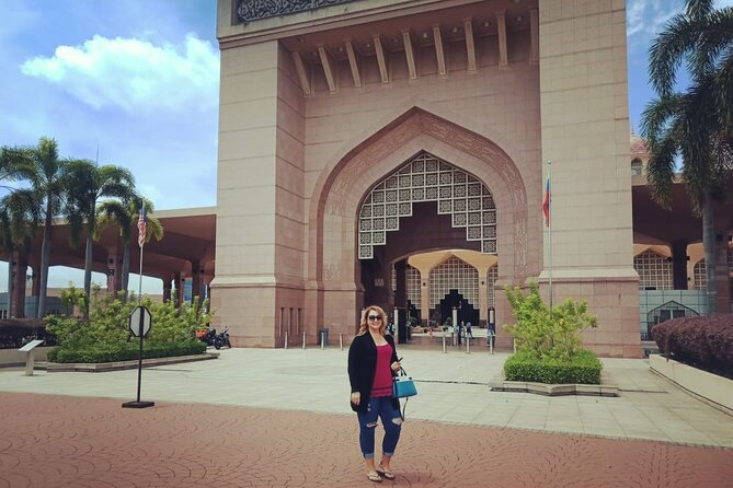 Putrajaya Tour From Kuala Lumpur - The optional 45-minute lake cruise