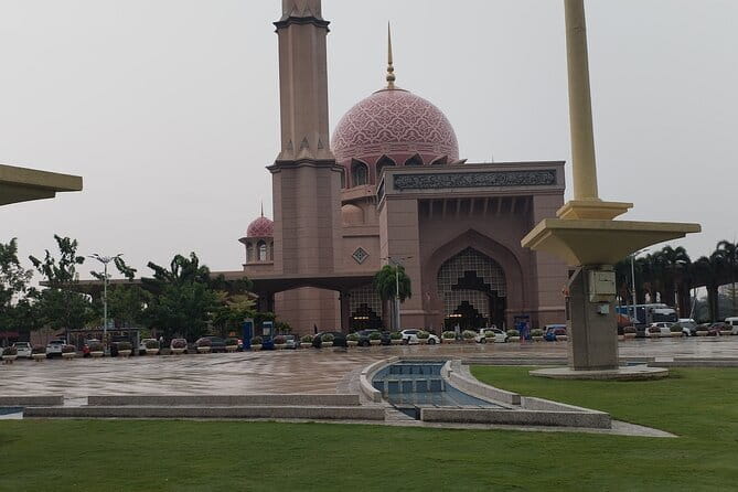 Putrajaya Tour From Kuala Lumpur Includes Batu Caves - Moroccan Pavilion and the value of the photo stops