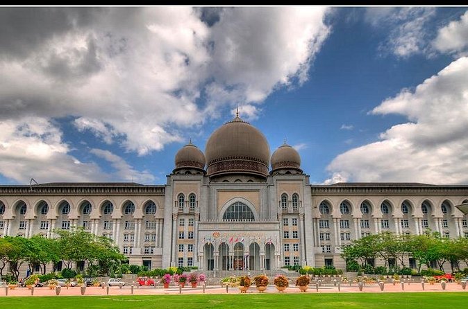 Putrajaya Tour with Traditional Boat Cruise & Pink Mosque (Private) - Who will get the most from this morning