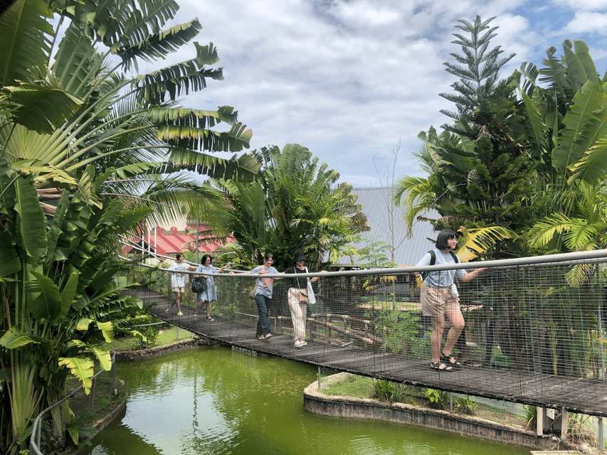 Sabah : Koisaan Cultural Village - The Unduk Ngandau Gallery and Huminodun film
