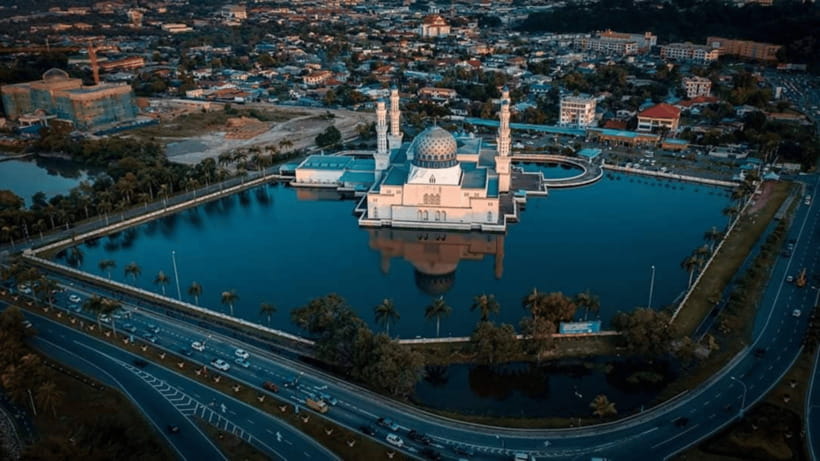 Sabah : Kota Kinabalu City Tour - Kota Kinabalu City Mosque and the floating effect