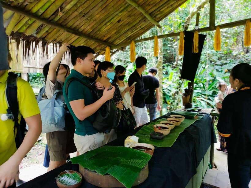 Sabah: Mari-Mari Cultural Village Visit + Lunch + transfer - Morning session: buildings, snacks, dances, and lunch