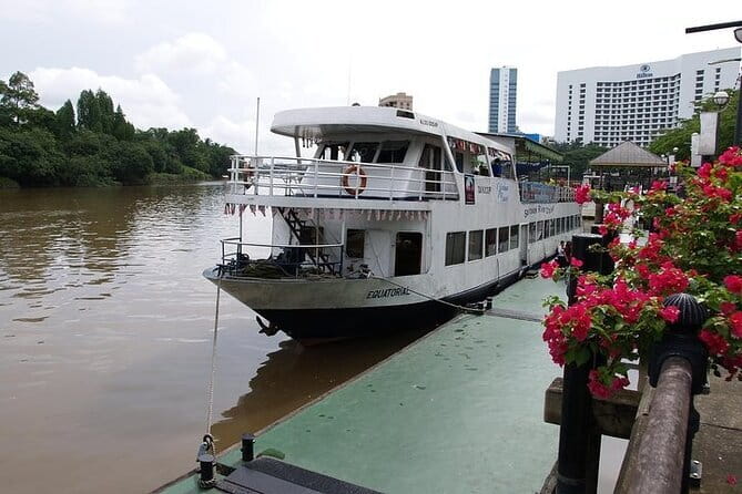 Sarawak Sunset River Cruise with Return Transfer - Why a small group of up to 15 helps