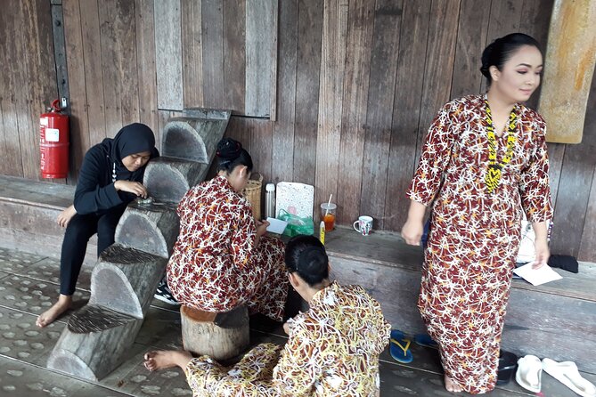 Semenggoh Orangutan Center & Sarawak Cultural Village - What the $158 price covers