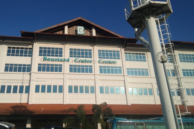 Sightseeing Kuala Lumpur City Tour from Cruise Terminal - National Mosque adds a quieter pause