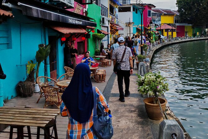 Small Group Melaka After Dark Food Tour - Kampung Morten and satay celup