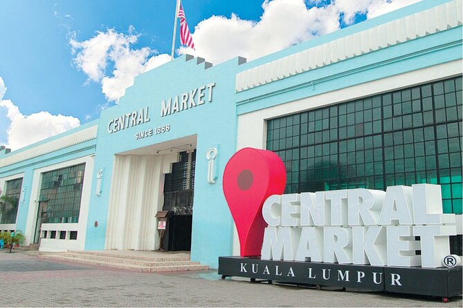 Ten Wonders Of Kuala Lumpur Shared Tour - Merdeka Square and the Sultan Abdul Samad Building