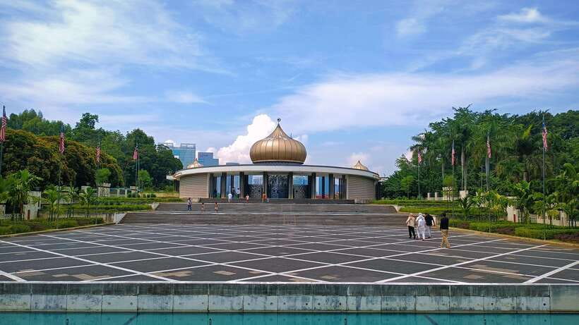 The Great Kuala Lumpur Tour with KL Tower Ticket & Lunch - Merdeka Square and the old city center