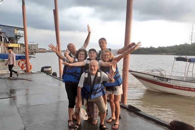 Twinkling Kuala Selangor Firefly Boat Tour from Kuala Lumpur - Monkeys at the hill and a temple photo stop